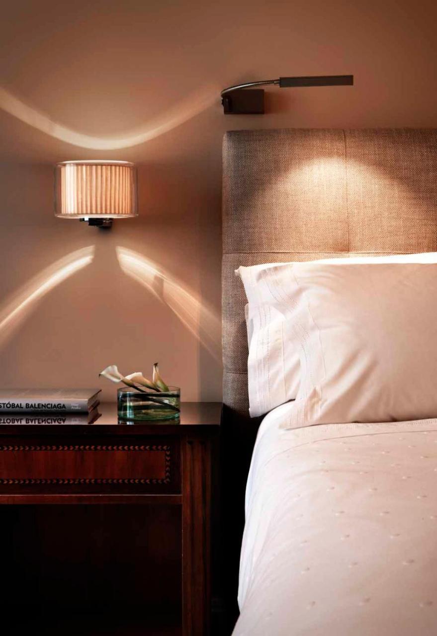 Hotel Rector Salamanca Dış mekan fotoğraf A wall light